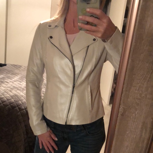 Halston cream color with slight shimmer moto jacket size 2 - Picture 2 of 8